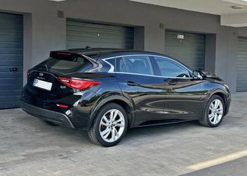 Infiniti Q30 1.5 d automat, LED, nawigacja, radar, lekko uszkodzony
