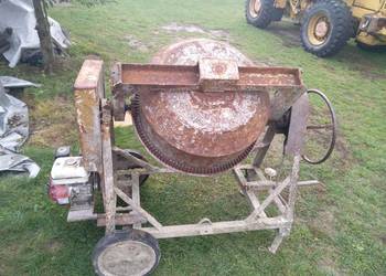 Betoniarka duża  z silnikiem spalinowym