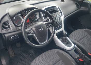 polecam Astra j 2016 rok 1.6 benzyna 178 000 przebieg