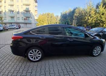 Hyundai i 40 czarna perła sedan