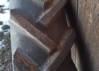 Sprzedam opony 12.4 r32