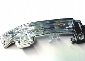 VOLVO V40 S60 V60 lewy kierunkowskaz lusterka OE 31402415