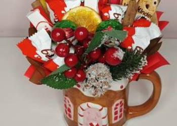 Świąteczny kubek ze słodyczami Kinder – prezent na Mikołajki i Święta