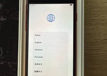 IPhone SE 2020 product red