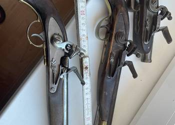 Pistolety skałkowe repliki