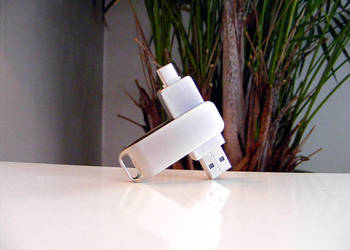 Nowy Pendrive Metal Silver 2TB 2000 GB (srebrny, złącze USB i USB-C)