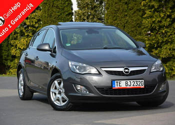 Opel Astra Cosmo Sport Xenon Ledy Navi Szyberdach Parktronic Chrom 2xParkt… Opel Astra Cosmo Sport Xenon Ledy Navi Szyberdach Parktronic Chrom 2xParkt…