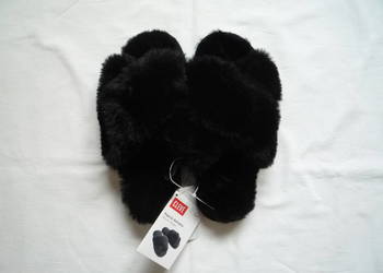 Nowe Cleve 40-41 Kapcie damskie Klapki Czarne futerko