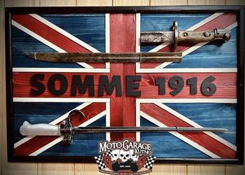Tablica pamiatkowa Somma, bagnet brytyjski  Lee Enfield, Lebel