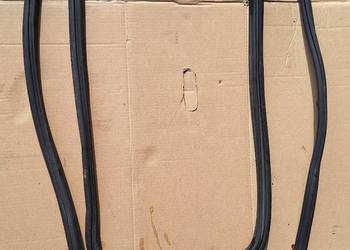 Fiat 126 ST 1. Seria drzwi L+P, uszczelki na klin, obrotomierz fletnerki