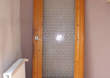 Drzwi wewnętrzne drewniane z szybą 80 70”