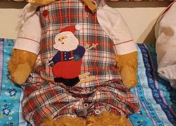 Miś trociniak twardawa maskotka PRL w ubranku światecznym 58 wysoki