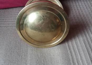 Stary mosiężny uchwyt do drzwi