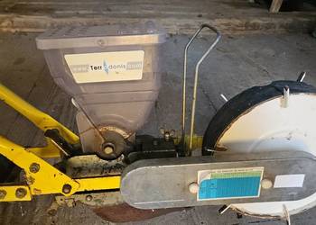 Siewnik punktowy Terradonis jednorzędowy sadzarka do warzyw