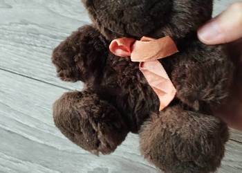 miś 18 cm pluszak maskotka ciemno brązowy