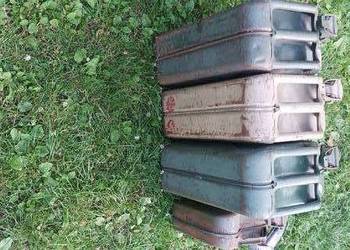 Kanistry metalowe 20 l z okresu PRL dostępne 3 szt.