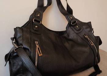 Torba damska na ramię. Czarna, pojemna