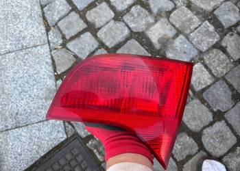prawa tylna wewnętrzna lampa audi a4b7 avany