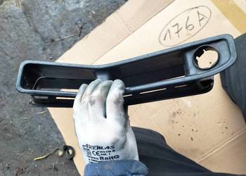 AUDI 80 B4 80B4 UCHWYT RĄCZKA DRZWI LEWY PRZÓD