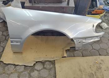 Błotnik prawy przód Audi 100 C4 srebrny