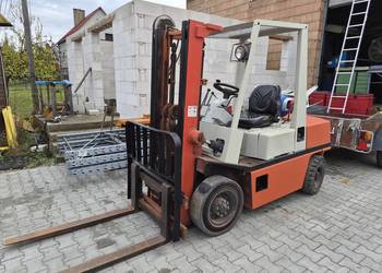 wózek widłowy Nissan 25 gazowy