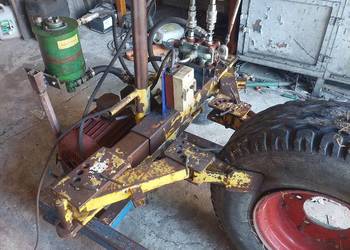 Hydrauliczny przyżąd do wyciskania opon