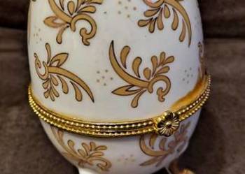 Porcelanowe jajko Faberge