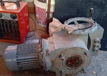 SERWOMOTOR Silnik Elektryczny 380V 0,76 kW Przeł. 1:40 NOWY