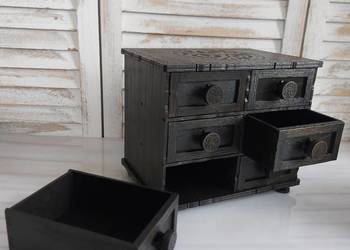 Ekskluzywna Szkatułka na Biżuterię z 6 Szufladami