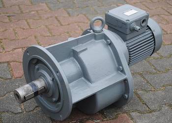 Motoreduktor kołnierzowy 1.5kw. 14obr./min.. Firmy BAUER