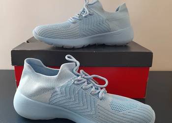 Sportowe buty damskie lekkie wsuwane przewiewne