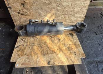 Siłownik lemiesza / podpory KOMATSU PC80 MR-3