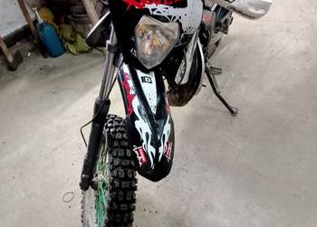 Derbi Senda 50/70 kask buty zbroja drugie opony