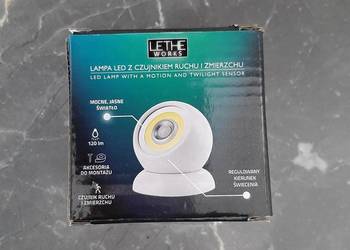 Lampka led na baterię.