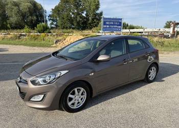 Hyundai i30 1.6 BENZYNA Klimatronik Nawigacja Kamera Ledy Koła Lato+Zima