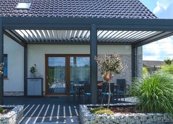 Pergola aluminiowa z automatycznym dachem lamelowym