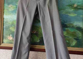 eleganckie letnie męskie spodnie szare w kant casual modne