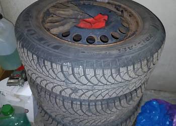 Sprędaję felgi R15 6Jx15 et49, rozstaw 4x100 na zimowych oponach do Opla