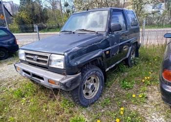 Daihatsu Feroza do lasu w pole na przerobienie itp