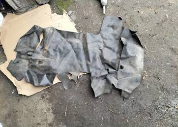 FIAT 126P 126 P ELEGANT MALUCH DYWAN WYKŁADZINA BAGAŻNIKA