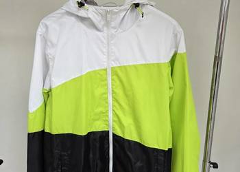 Cienka sportowa kurtka z kapturem