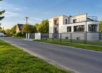 ZAMIANA Willa modernistyczna las basen duża działka