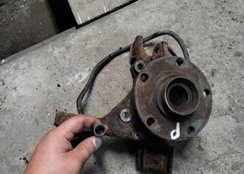 Audi A8 D2 4.2 quattro piasta zwrotnica tylna prawa z czujnikiem