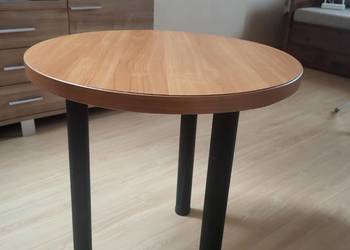 Stolik okrągły pod choinkę