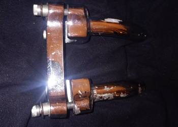 Riserry kierownicy najprawdopodobniej Harley dyna sportster