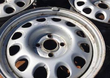 Felgi serduszka 15 VW VOLKSWAGEN 15 4x100 o oznaczeniu 357 601 025M