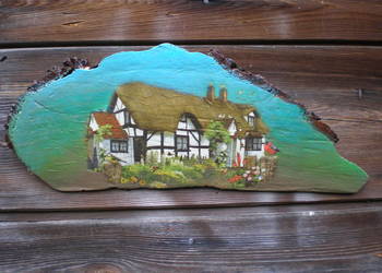 wiejska chata na plastrze,kawałku drewna.