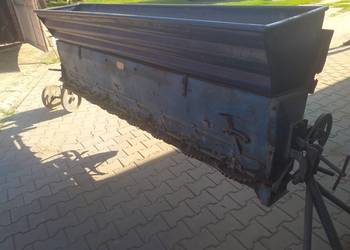 ROZSIEWACZ NAWOZÓW TALEŻOWY 600 KG.