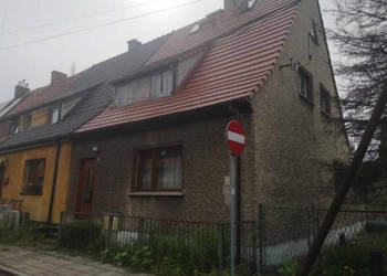 Sprzedaż 1/2 udziału w prawie własności do lokalu mieszkalny położonego w …