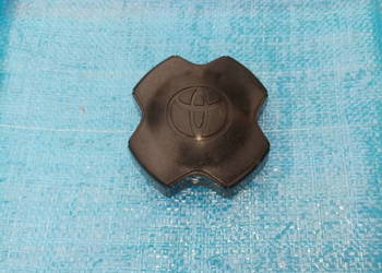 Dekielek Toyota Yaris 42638-0D010. 1 szt